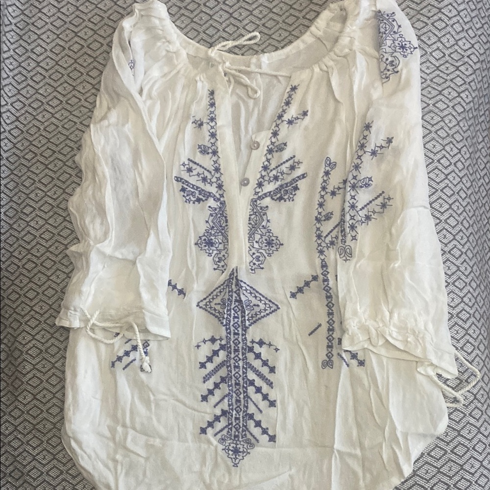 Love-Embroidered White and Blue Women's Top Gentle used. Size: Small Color:White